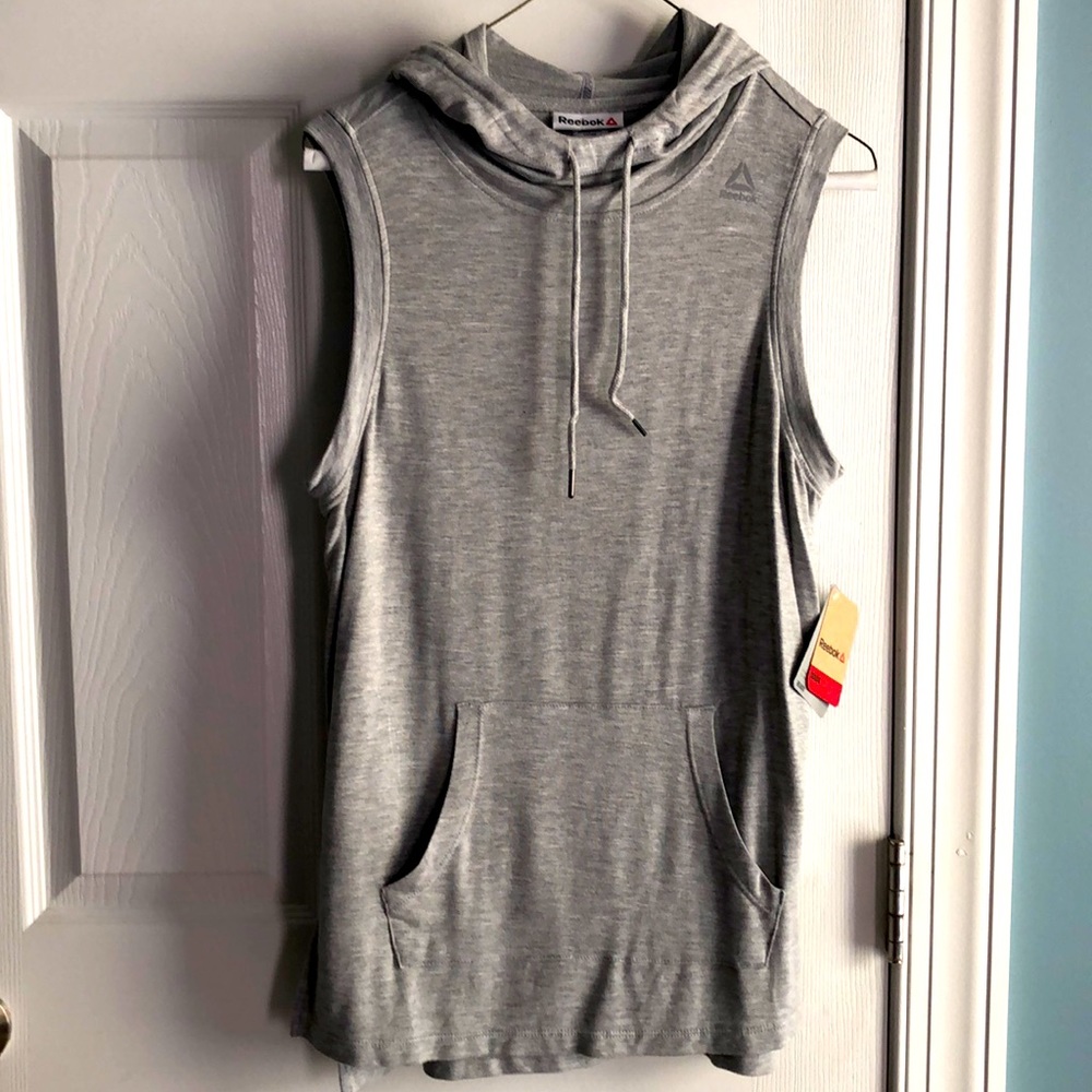 Heather gray sleeveless athleisure hoodie